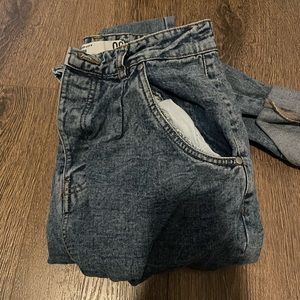 Mom jeans size 9 fits size 8
